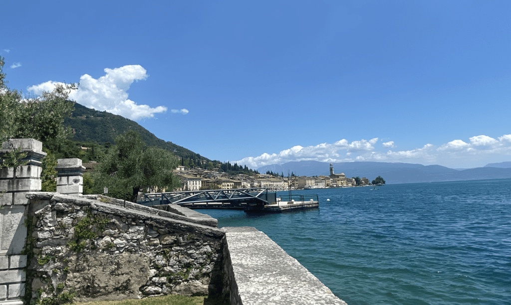 Picture of one of the lakes in Lombardy: lake Garda