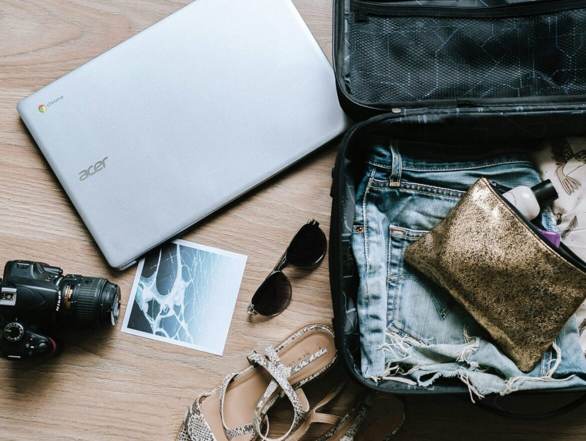 Tips, Guides, & How to Survive: Packing Your Bags! + FREE PACKING LIST